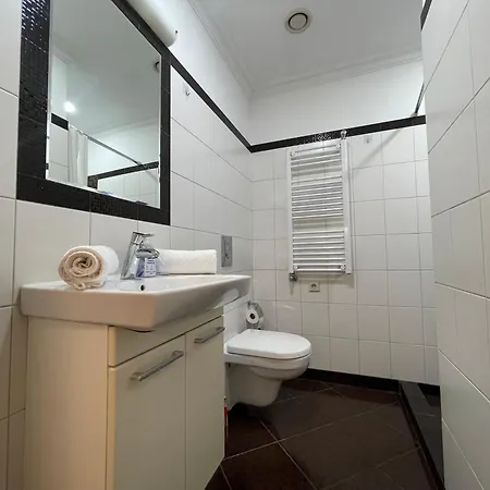 75m2 Stylish Comfort Cafe Next Door In Quiet Apartamento Riga